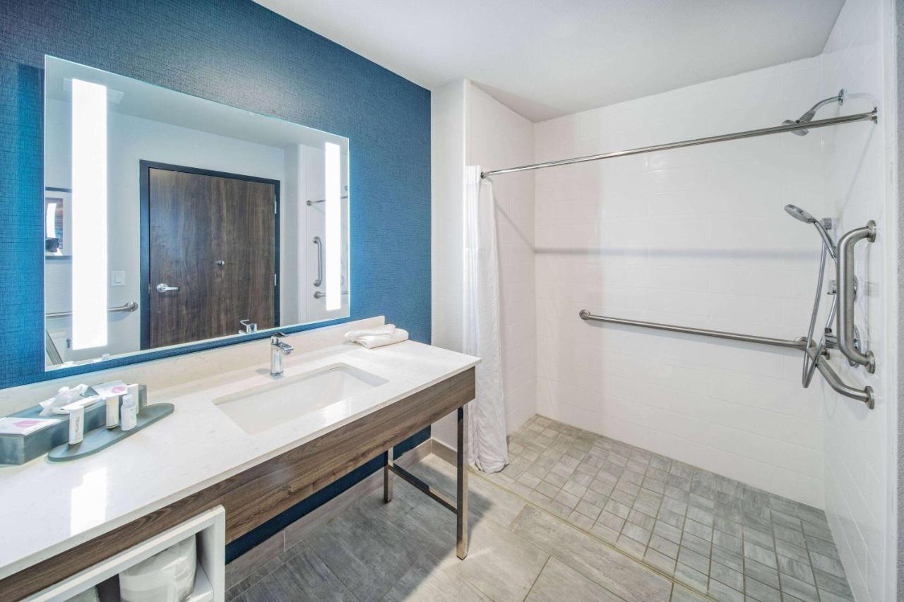 La Quinta Inn & Suites By Wyndham Galveston North At I-45 מראה חיצוני תמונה
